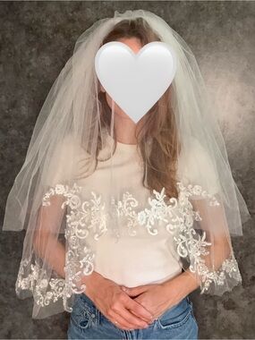 Vintage Y2K Elbow Length Veil with Blusher — Beaded Lace Border